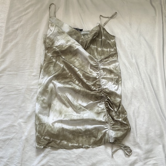 NWT Pretty Little Thing Plus Khaki Tie Dye Bodycon Dress - Picture 3 of 5